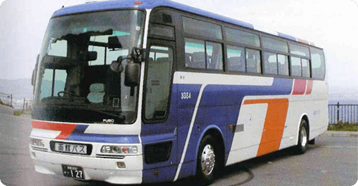 貸切スーパーハイデッカー・三菱ふそうエアロクィーン（平成14、15年に各1台購入）